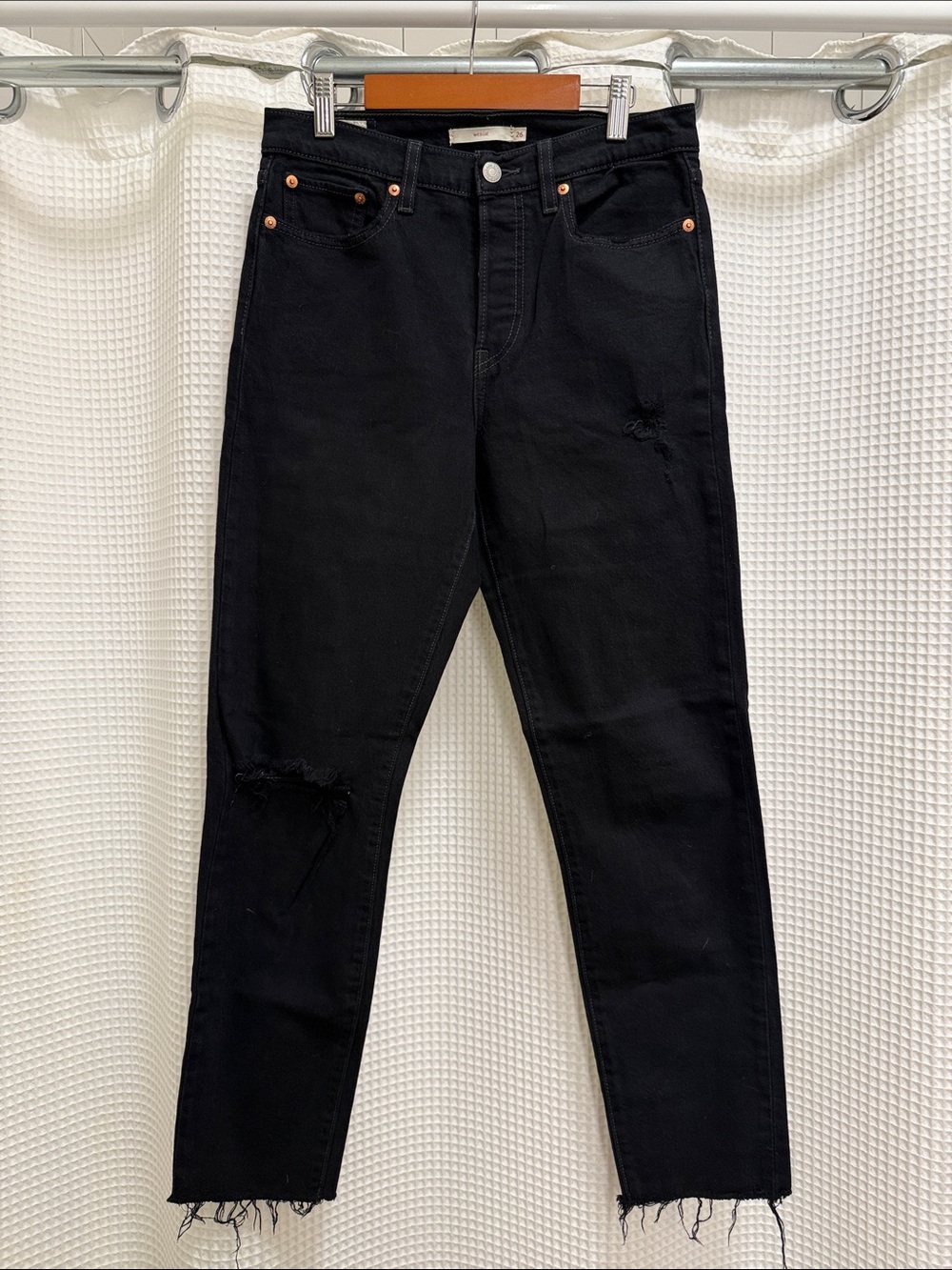 Levi's Black Wedgie Straight Leg Distressed Jeans - size 26